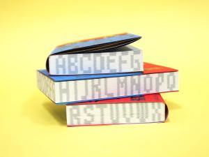 Newly Reprinted Edition, Variant English Letter Design Collection (Seigensha Visual Bunko Series)